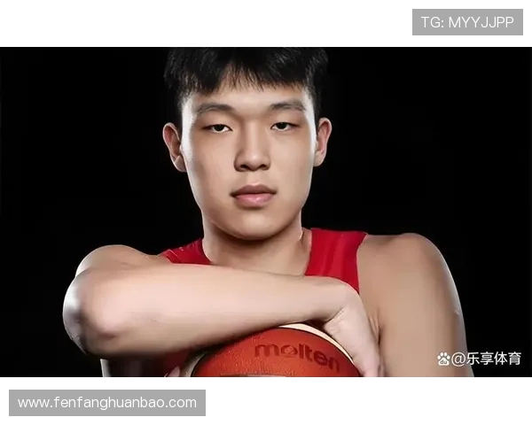 媒体人指出杨瀚森需提升三分投射训练以弥补移动能力短板